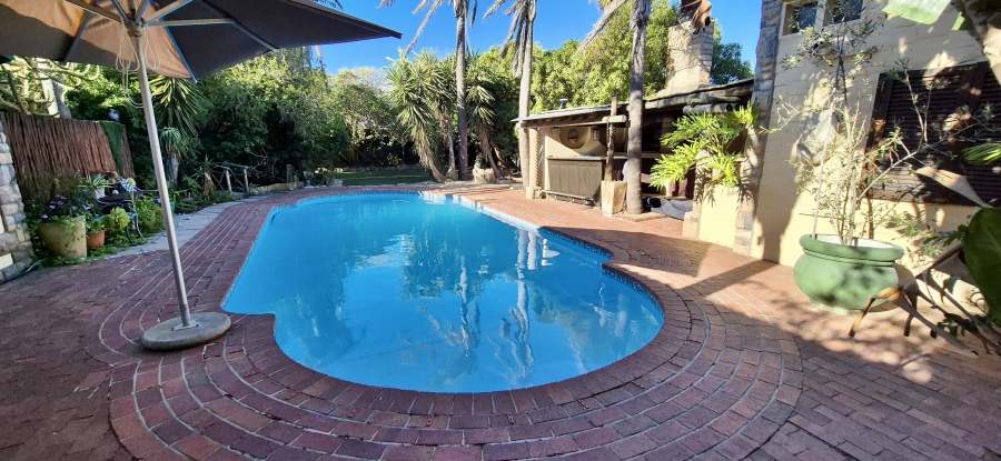 5 Bedroom Property for Sale in Flamingo Vlei Western Cape